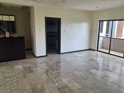 Beautiful 3 Bedroom Flat with BQ