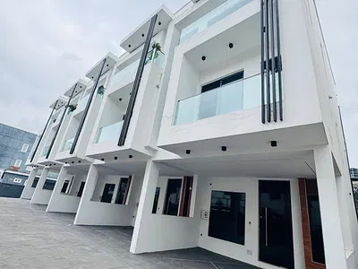 Beautifully Designed 4-Bedroom Terrace Duplex