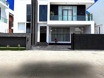 5 Bedroom Detached Duplex