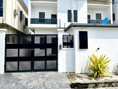 4 Bedroom Semi Detached Duplex with a BQ