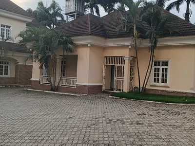 Very Nice and Spacious 3 Bedroom Bungalow