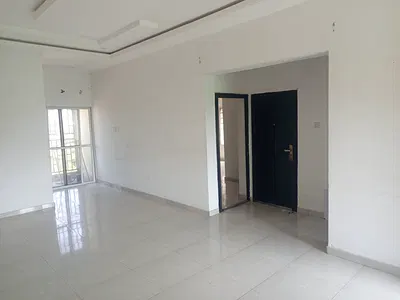 Standard and Spacious 2 Bedroom Apartment Upstairs