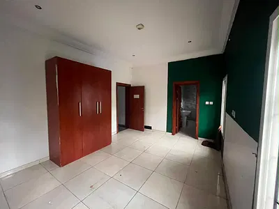 A Stand Alone 5 Bedroom House Plus a Room Service Quarters
