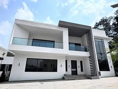 5 Bedroom Detached Luxury Duplex