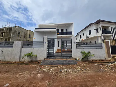 Newly Built 4 Bedroom Detached Duplex