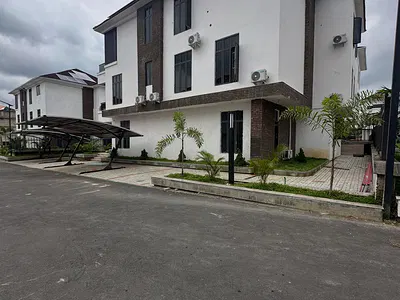 Opulent Furnished 5 Bedroom Detached Duplex + Boys Quarters