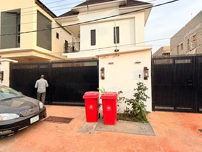 Newly Built 4 Bedroom Fully Detached Duplex with a Room BQ