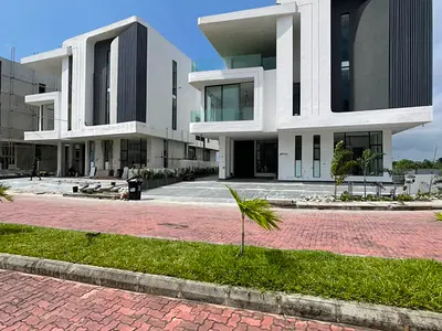 Contemporary 5 Bedroom Detached Duplex + BQ, Pool, Elevator, Cinema