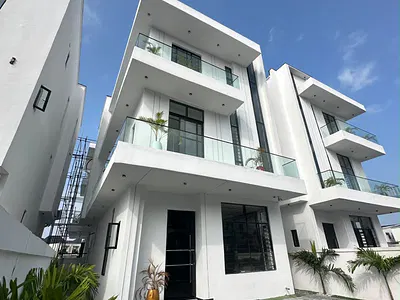 Magnificent 5 Bedroom Fully Detached Duplex with BQ