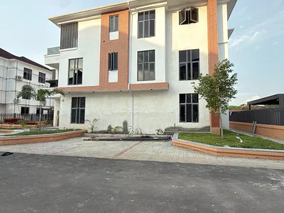 Furnished 5 Bedroom Detached Duplex with Pool, Elevator, Solar