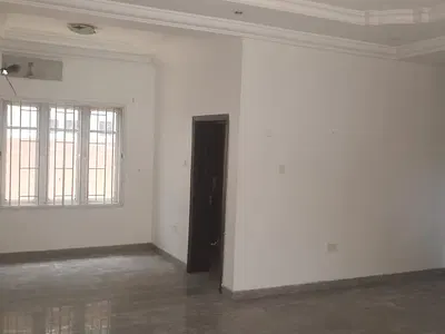 Self Serviced and Spacious 2 Bedroom Apartment