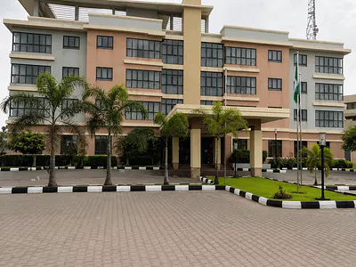 117 Rooms Functioning Hotel