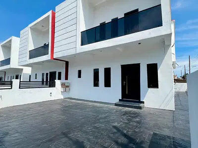 4 Bed