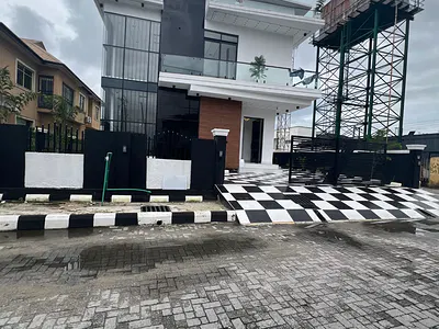 5 Bed