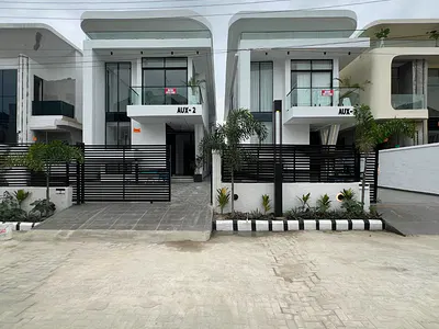 Luxury Brand-New Contemporary 5-Bedroom Fully Detached Duplex with BQ