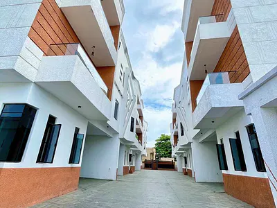 5 Bedrooms Semi Detached Duplex with a BQ, Swimming Pool