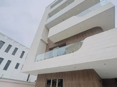 Luxury 3 Bedroom Maisonette Duplex with BQ