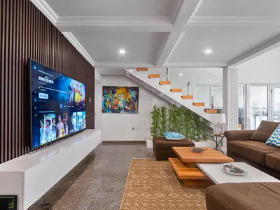 Luxury Water Front 4 Bed with BQ