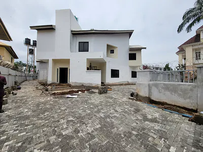 Massive 6 Bedroom Detached Duplex with 2 Rooms BQ