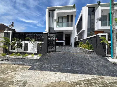 Beautifully Designed 5 Bedroom with Swimming Pool, Gym House and BQ