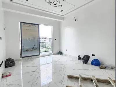 Spacious 3 Bedroom Flat + Swimming Pool Etc