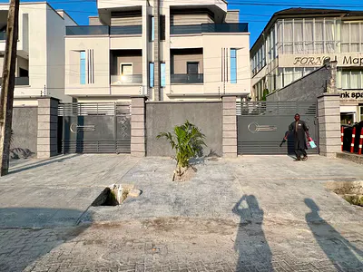 Smartly Finished 4 Bedroom Fully Detached Duplex with BQ, Ideal for Co