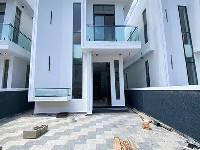 Stunning 4 Bedrooms Duplex with a BQ