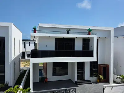 Finely Crafted 5 Bedroom Detached Duplex with BQ, Pool and Cinema