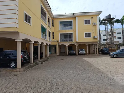Luxury 2 Bedrooms Spacious and Serviced Flat