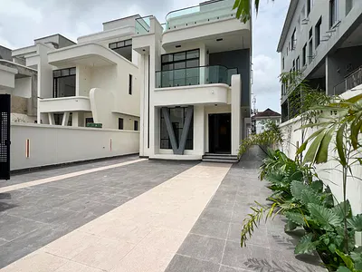 Luxury 5 Bedroom Duplex