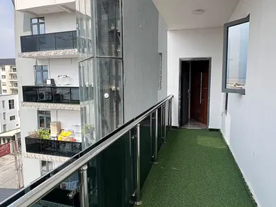 3 Bedrooms Apartment