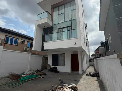 5 Bedroom Fully Detached Duplex