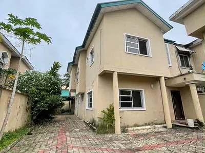Wow Distress Sell 4bedroom Duplex Semi Detached with BQ Lekki Phase 1