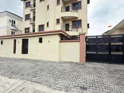 Luxury 5 Bedroom Apartment with Excellent Facility