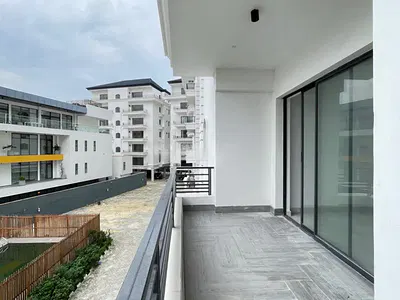 New 2 Bedroom Flat with BQ