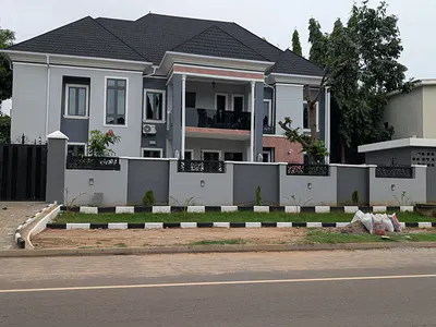 Luxury 7 Bedroom Detached Duplex