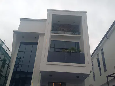 Luxury 5-Bed Fully Detached Duplex with Excellent Facilities