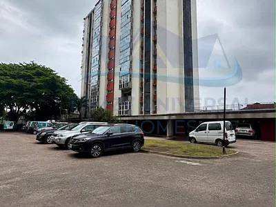 Spaciously 3 Bedroom Apartment with Elevator, Play Court, &pool