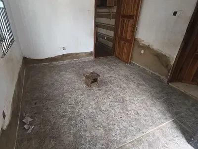 Decent Renovated Mini Flat Room and Parlor Self Contain 2 Toilet