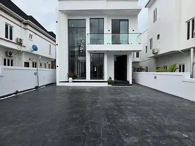 Exquisitely Finished 5 Bedroom Detached Triplex with BQ and Pool