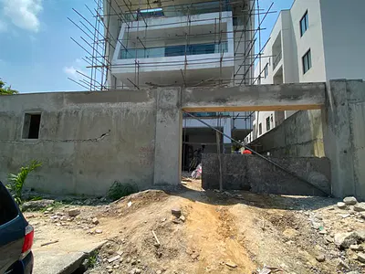 5 Bedroom Luxury Home with Swimming Pool and 2BQ