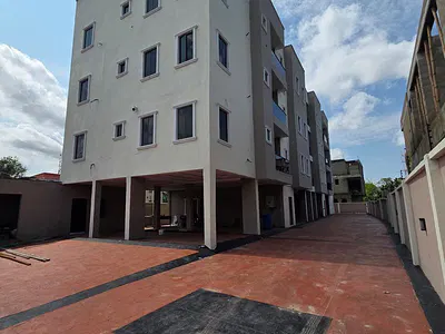 Lovely 2 Bedroom with Both Open & Close Plan Kitchen