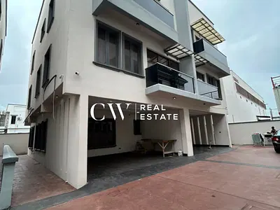 4 Bedroom Semi-Detached Terrace with BQS