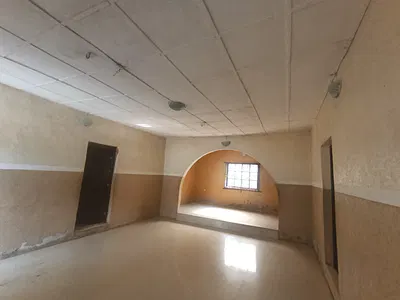 Very Standard Spacious 3 Bedroom Flat