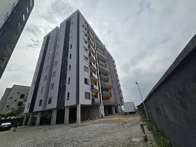 Luxury 3 Bedroom Apartment with Elevator, 24 Hours Light