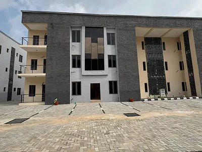 Beautiful Luxurious Juicy Charming 2 Bedroom Flat