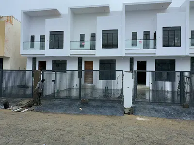 4 Bedroom Terrace
