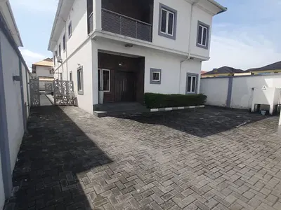 Lovely 4bedroom Detached House