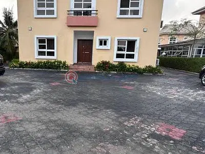 Fully Serviced 4 Bedroom Detached House