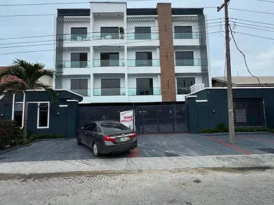Brand New 3 Bedroom Luxury Apartment with Swimming Pool & Elevator